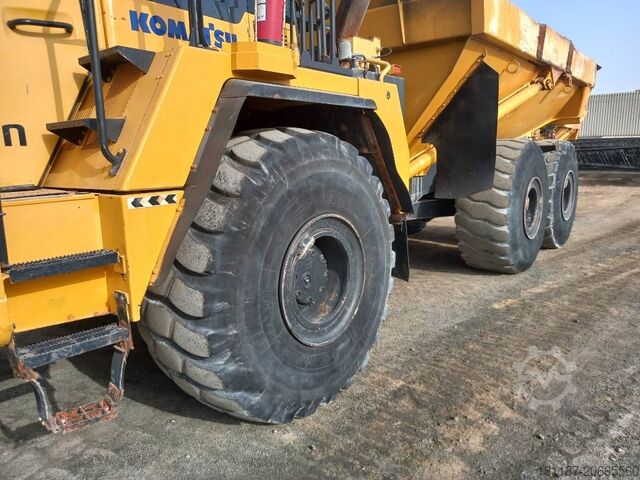 自卸卡车 Komatsu HM400-3R (4 pcs available in Abu Dhabi)