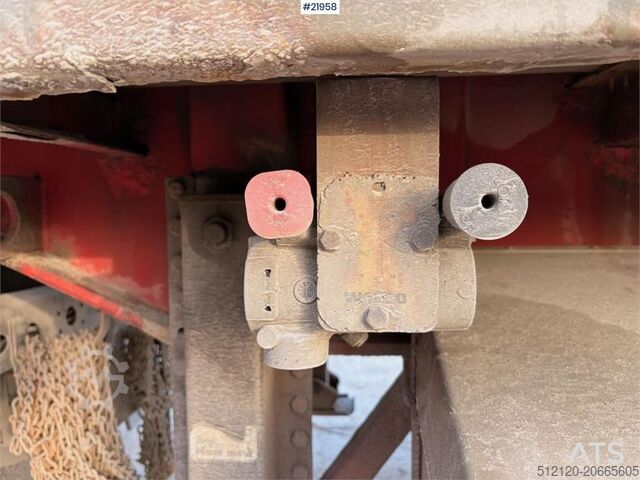 Platform römorku Tyllis L3 3-axle flatbed semi-trailer with side boards Re