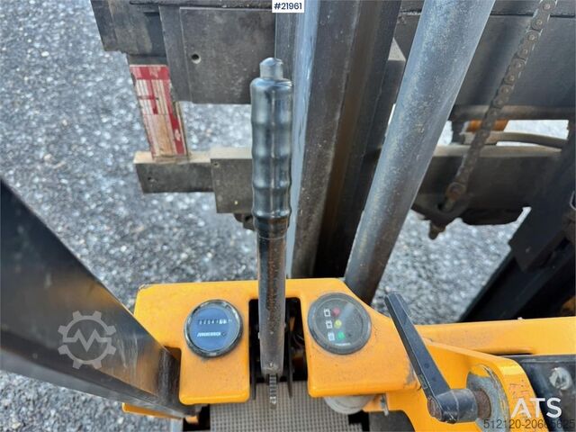 Mesin konstruksi Jungheinrich EFG D1.0 Electric Forklift w/ Charger