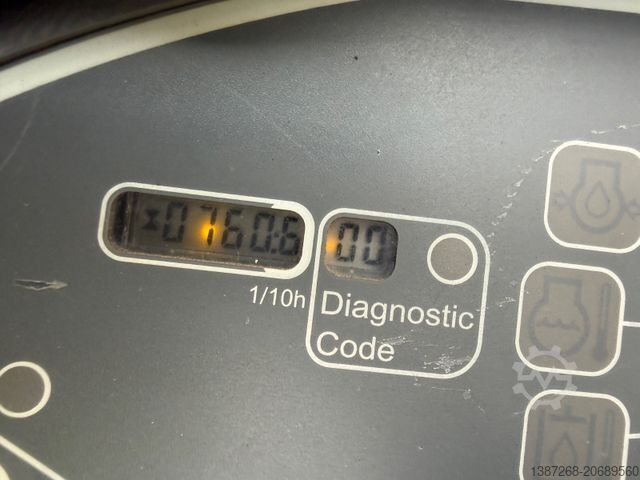 単一ドラムローラー HAMM HD8VV / 2016 BJ / 760 H / 1.580 KG