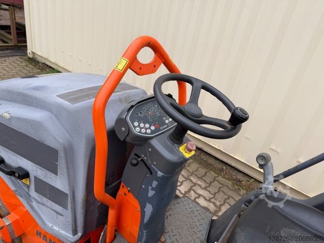 単一ドラムローラー HAMM HD8VV / 2016 BJ / 760 H / 1.580 KG