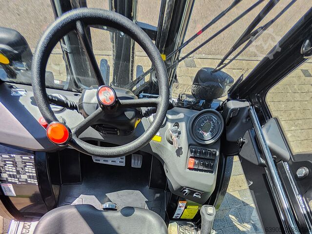 越野叉车 Manitou MC 30-4