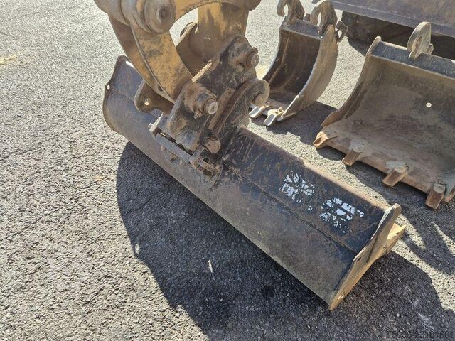  Caterpillar 302.7D