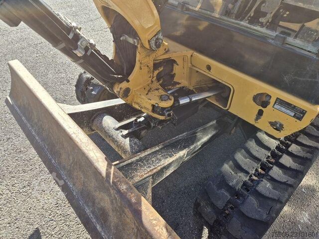  Caterpillar 302.7D