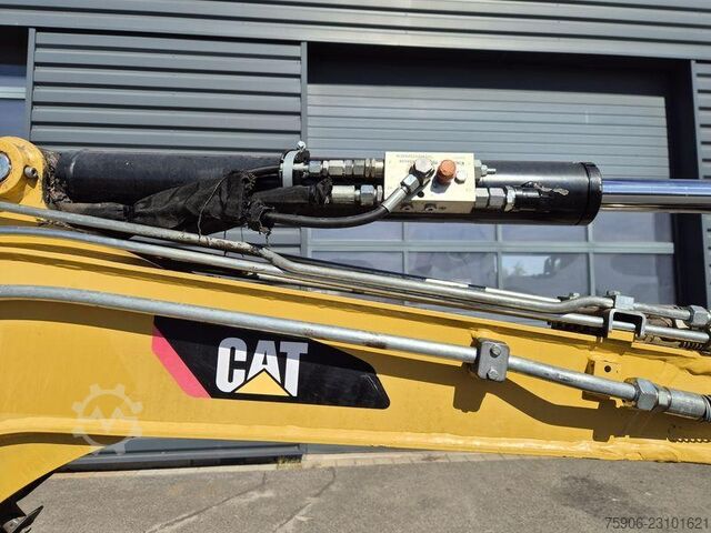  Caterpillar 302.7D