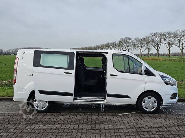 High-roof van FORD TRANSIT CUSTOM 2.0 L2H1 Dub.- Cab. Navi
