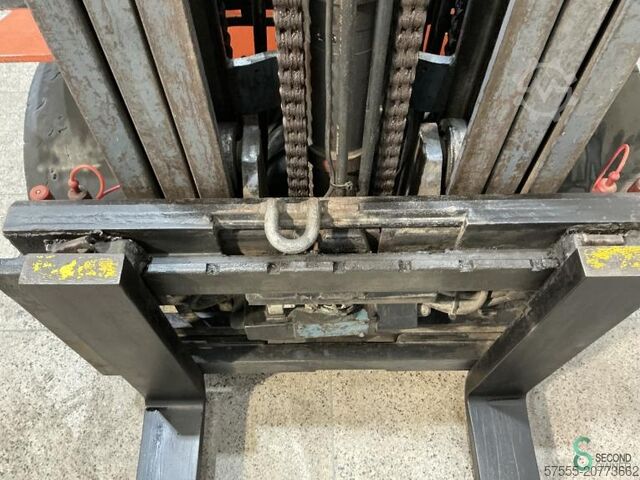 вилочный погрузчик Nissan FJ02A25