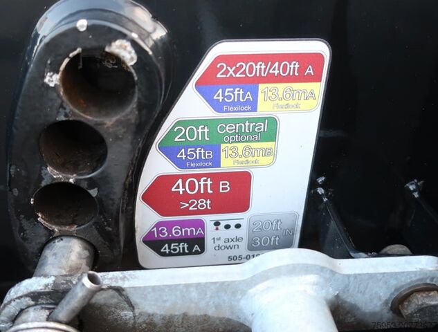 Полуприцеп с сменным кузовом D-Tec VCC-01 FT LS S Flexi Multi ADR 20-45 Fuss