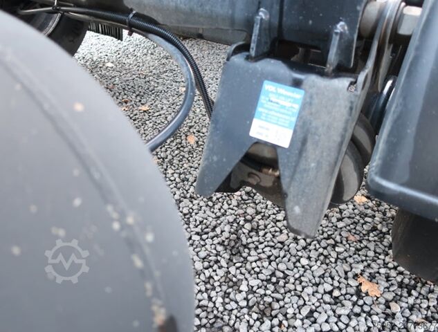 Полуприцеп с сменным кузовом D-Tec VCC-01 FT LS S Flexi Multi ADR 20-45 Fuss