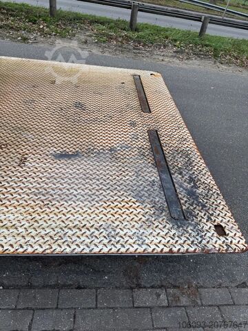 Kufr LAG 2ass gestuurde oplegger