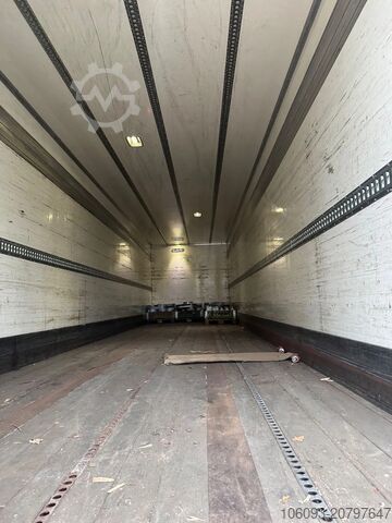 Kufr LAG 2ass gestuurde oplegger