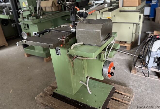 Stroj na vyvrtávání drážek Panhans 116