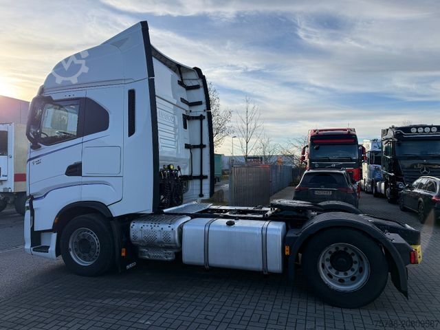 Tractora standard IVECO S-Way 480/Intarder/2xTank/Navi/Spoiler