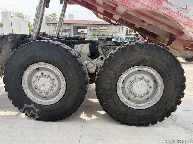 Camión volquete Perlini 131/33 Dumper 6x4