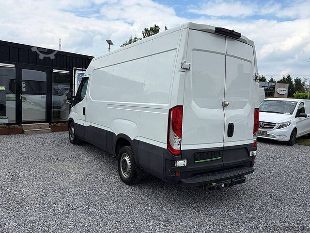 Bestelauto IVECO DAILY 35S14       L2H2 Automaat Euro6
