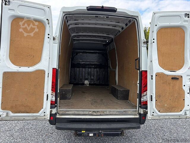 Bestelauto IVECO DAILY 35S14       L2H2 Automaat Euro6