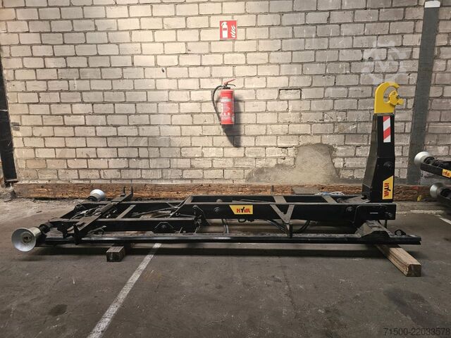 Titan city hooklift device Hyva 03-28-K-DIN-BF
