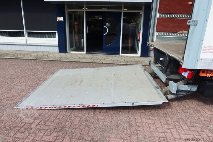 Koffer MAN TGL 12.250 Bakwagen + Laadklep DHollandia 2000 kg