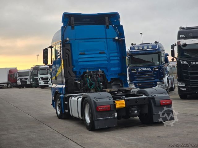 標準トラクターユニット MAN TGX 18.510 *2X VORHANDEN*ACC*2X TANK * RETARDER