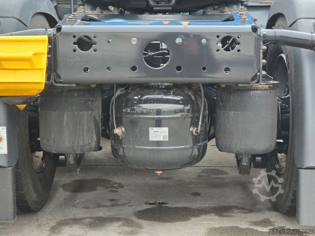 標準トラクターユニット MAN TGX 18.510 *2X VORHANDEN*ACC*2X TANK * RETARDER