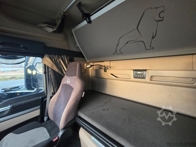 標準トラクターユニット MAN TGX 18.510 *2X VORHANDEN*ACC*2X TANK * RETARDER
