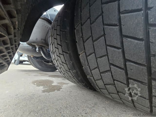 標準トラクターユニット MAN TGX 18.510 *2X VORHANDEN*ACC*2X TANK * RETARDER