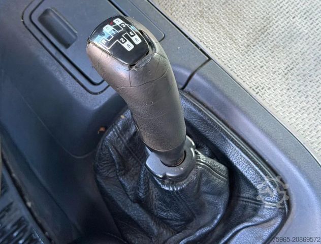 Kassabíll SCANIA P230 EURO 3 AIRCO MANUAL GEARBOX VAN BEURDEN ISO