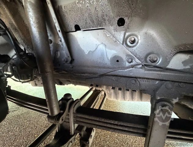 Kassabíll SCANIA P230 EURO 3 AIRCO MANUAL GEARBOX VAN BEURDEN ISO