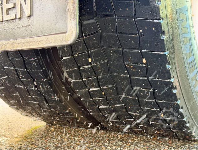 Kassabíll SCANIA P230 EURO 3 AIRCO MANUAL GEARBOX VAN BEURDEN ISO