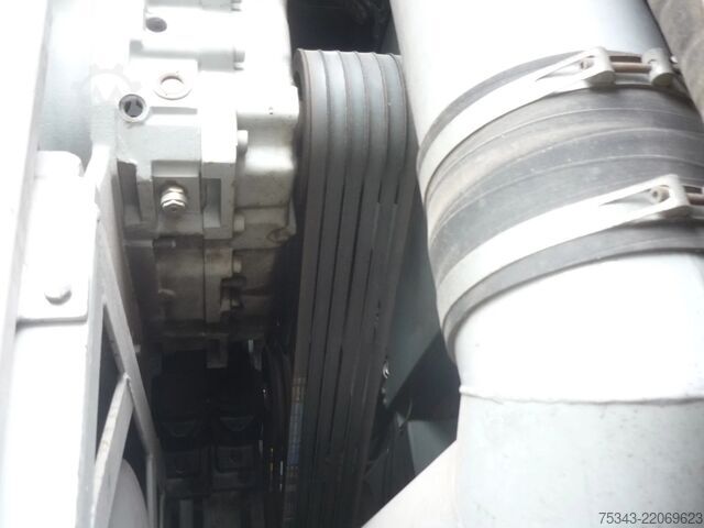 Tank Renders ROC 16.30 Droge stoffen oplegger Met DAF XF