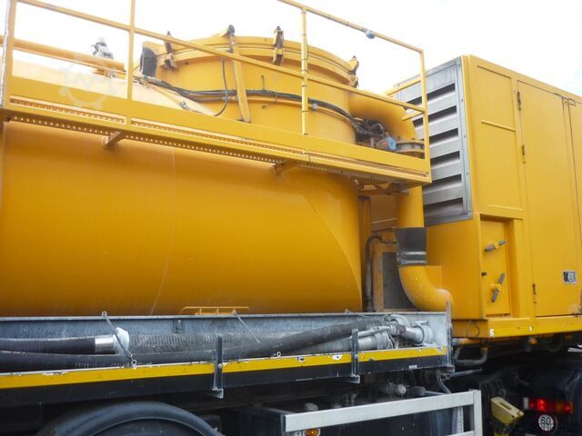 Tank Renders ROC 16.30 Droge stoffen oplegger Met DAF XF