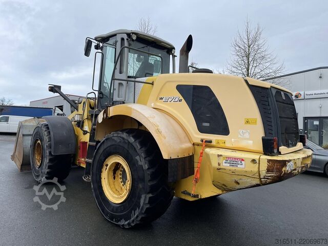 Laadur New Holland W270B