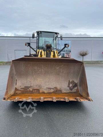 Laadur New Holland W270B