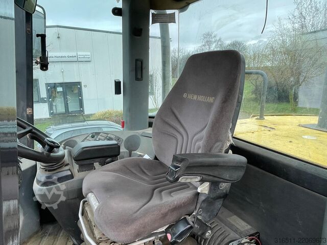 Laadur New Holland W270B