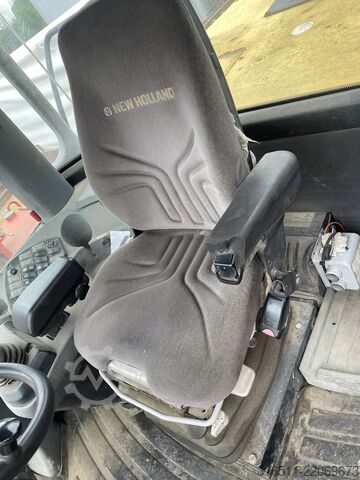 Laadur New Holland W270B