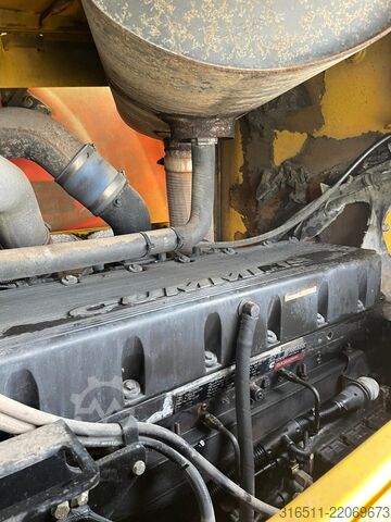 Laadur New Holland W270B