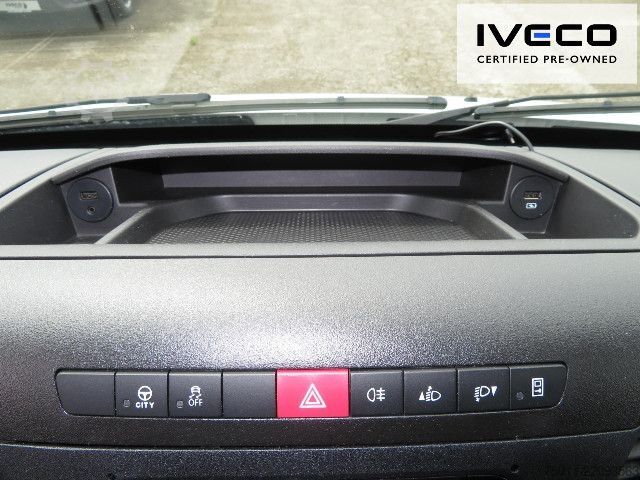 Фургон-бокс IVECO Daily 70C18HA8/P Koffer/LBW Klima, NL 3228kg
