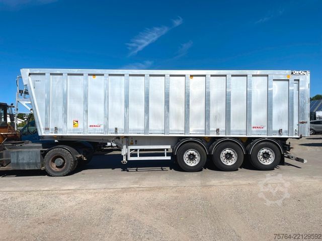 Semi-remorque benne BENALU 52m³ Alu Getreidekipper/5,5t LEER/Kombitür/MIETE