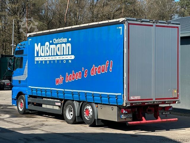 Camión plataforma con toldo MAN TGX 26.440 6x2 BL Plane & Retarder /EDSCHA