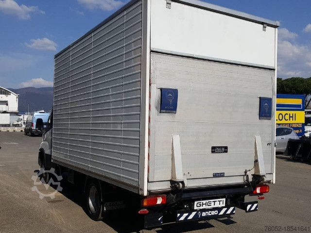 Dubă cu caroserie tip cutie IVECO 35C14
