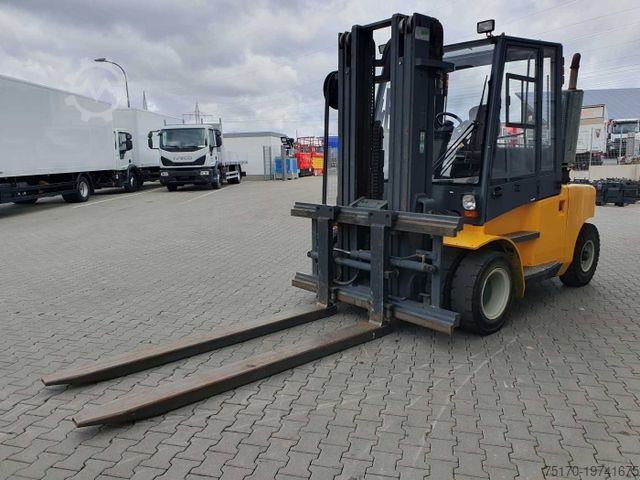Voorlader vorkheftruck JUNGHEINRICH DFG 680 / 4.500mm / 2.413h / Zinkenverstellgerät