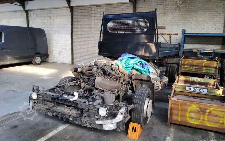 Renault 3-way tipper Renault Master & D Series parts Renault 3 ZIJDIGE KIPPER RENAULT MASTER & D SERIE ONDER...