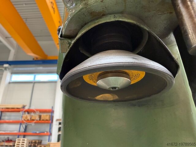 Rectificadora de engranajes cónicos MIKRON 120.01 Schleifmaschine