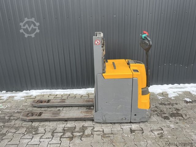 รถ stacker แบบเดินตาม Jungheinrich EJD220