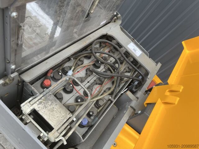 รถ stacker แบบเดินตาม Jungheinrich EJD220