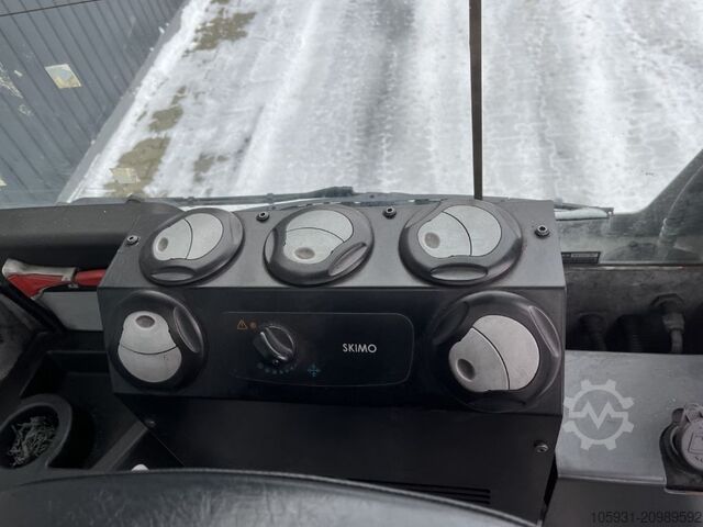 รถโฟล์คลิฟท์ไฟฟ้า 4 ล้อ Still RX60-35