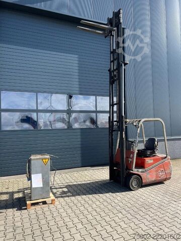 Carretilla elevadora CESAB CBE 15T  CESAB CBE 15T electric / triplex / sid...