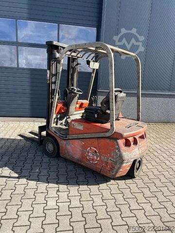 Carretilla elevadora CESAB CBE 15T  CESAB CBE 15T electric / triplex / sid...