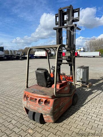 Carretilla elevadora CESAB CBE 15T  CESAB CBE 15T electric / triplex / sid...
