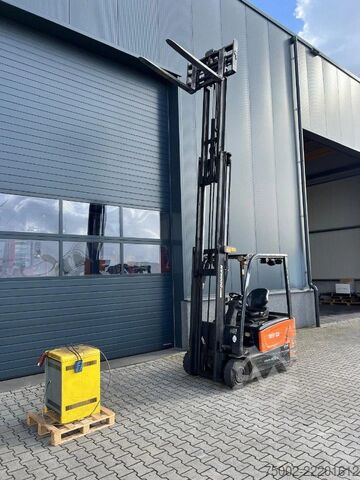 Carretilla elevadora Doosan B18-T7 triplexmast, ss electrisch